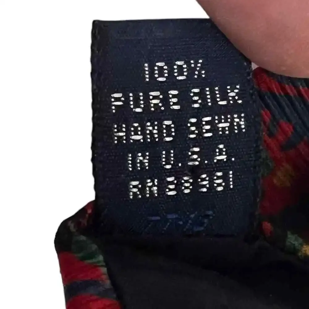 Burberry's of London Men's Paisley Hand Sewn Silk Tie - Picture 5 of 5